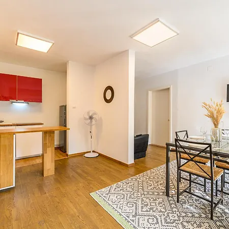 Schei House Apartment *